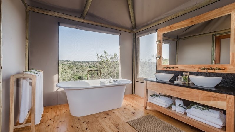 Hlosi Game Lodge Luxury Safari Tent