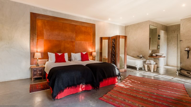 Lion Roars Singa (1)