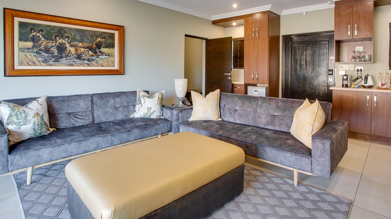 Shepherds Tree Game Lodge Family Suite (2)